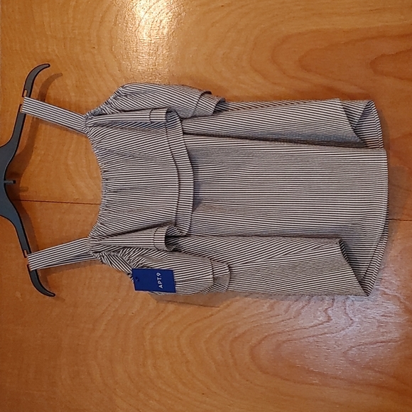 Striped Ruffle Sleeveless Top - Picture 6 of 6